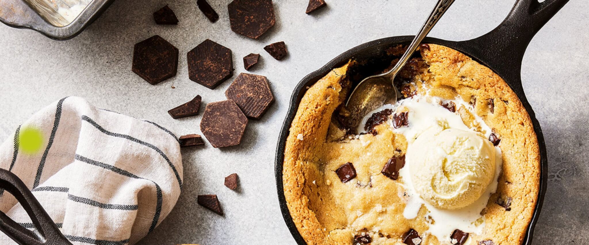 Plugrà - Skillet Chocolate Chunk Cookies