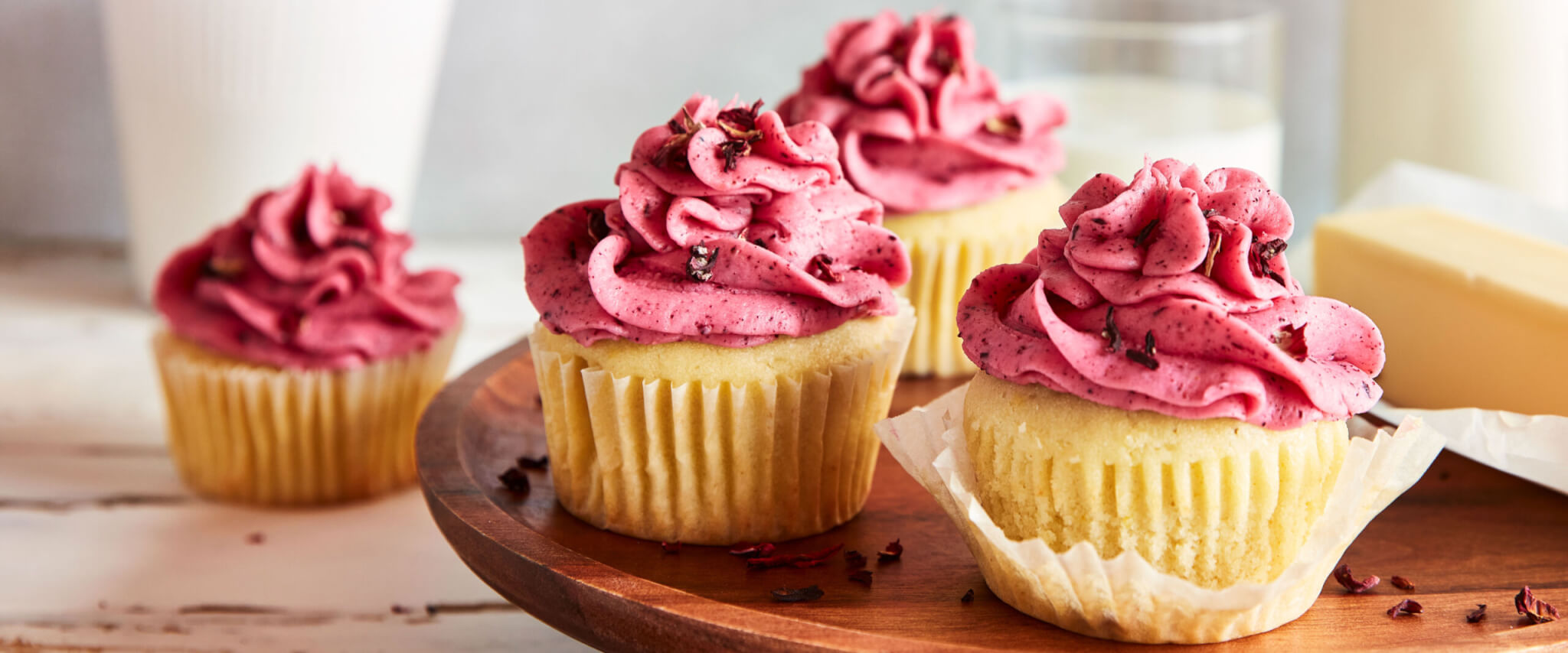 Plugrà Citrus Hibiscus Cupcakes